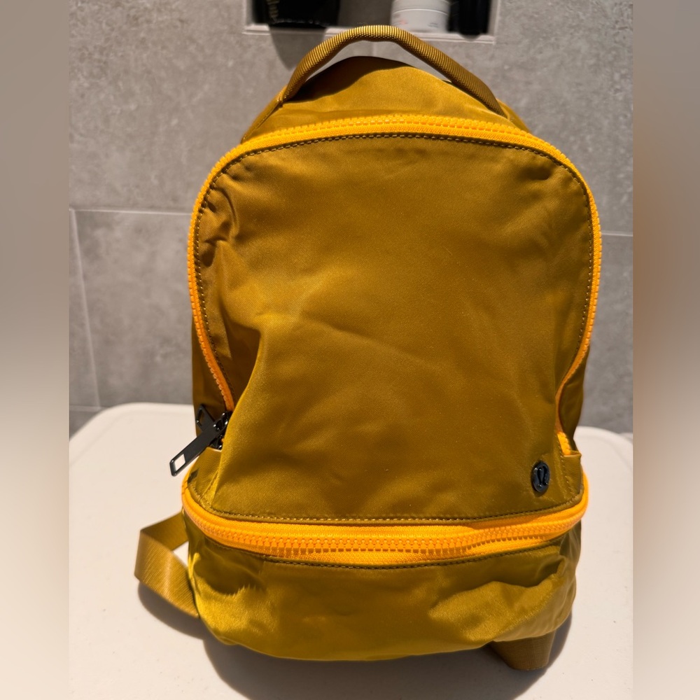 Like new lululemon city adventurer 10L backpack